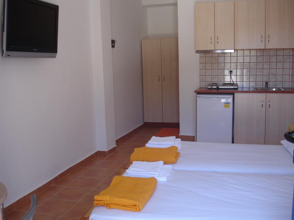 Aparthotel Lydia Mare Ágios Kírykos Exterior foto
